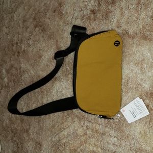 NWT Lululemon Everywhere Belt Bag